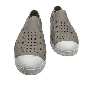 Perforated Gray Slip On Water Shoes Size 7 Men's